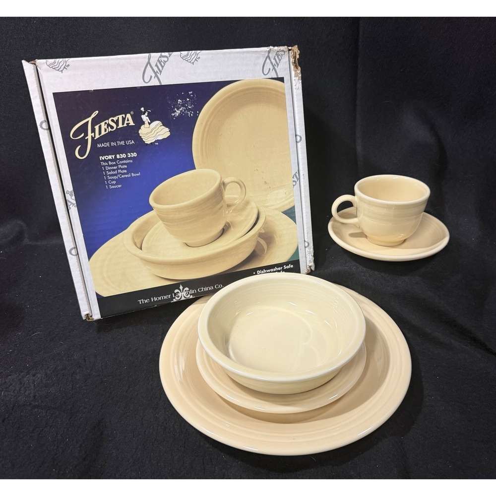 Fiesta Ivory 4 Piece Place Setting By Homer Loughlin With Box 831 330